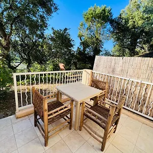 studio-de-vacances-dans-residence-avec-piscine.fr-provencehotel.com/